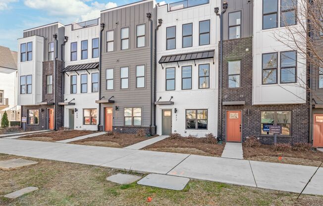 3 Bedroom Townhome in LoSo!