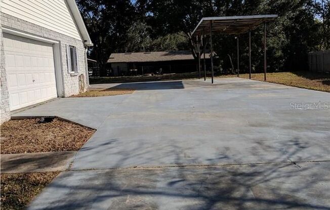 3 Bedroom 3.5 Bath Pool Home-No HOA