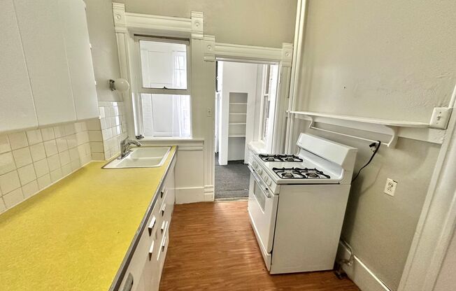 2 beds, 1 bath, 787 sqft, $1,500