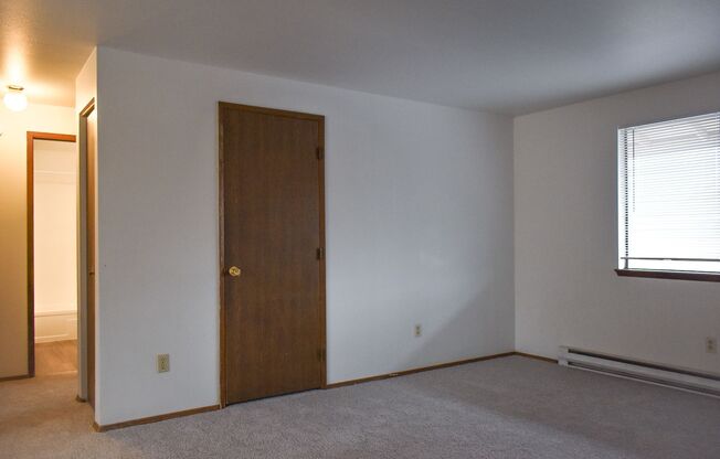 2 beds, 1 bath, 749 sqft, $1,175, Unit 231-10