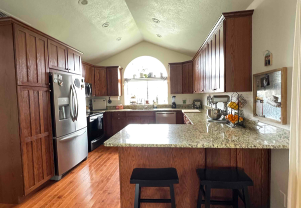 4859 E DALLAS CIR
