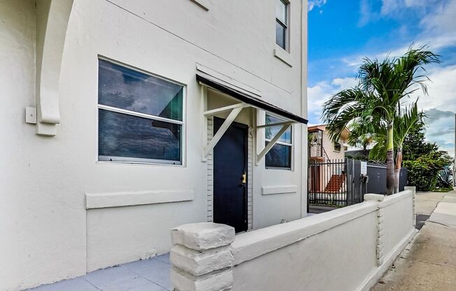 Studio, 1 bath, 400 sqft, $1,600, Unit 50-6