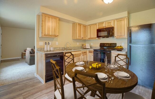 2 beds, 1 bath, 884 sqft, $1,399, Unit 187-114