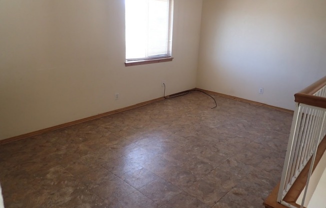 3 beds, 2 baths, $1,595