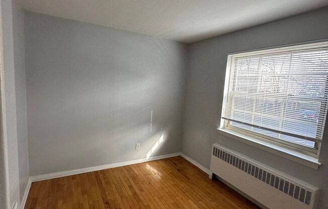 2 beds, 1 bath, 825 sqft, $2,250, Unit S041