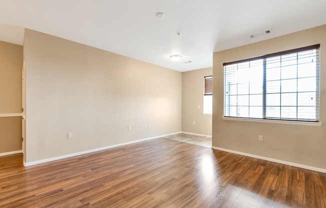 Updated, 3 Bed Condo in Aurora!!!!