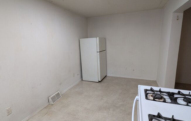 1 bed, 1 bath, $500, Unit 1