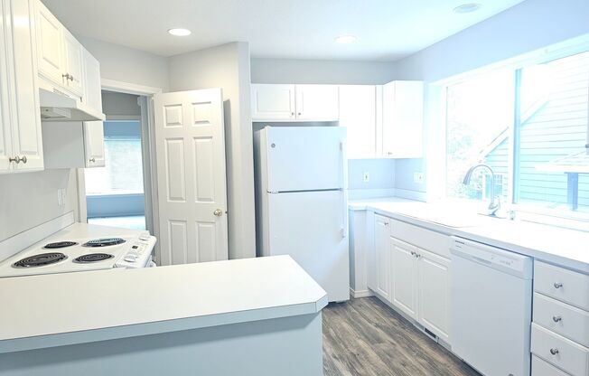 PRICE REDUCTION!! SUPER NICE TOWNHOUSE IN TIGARD!