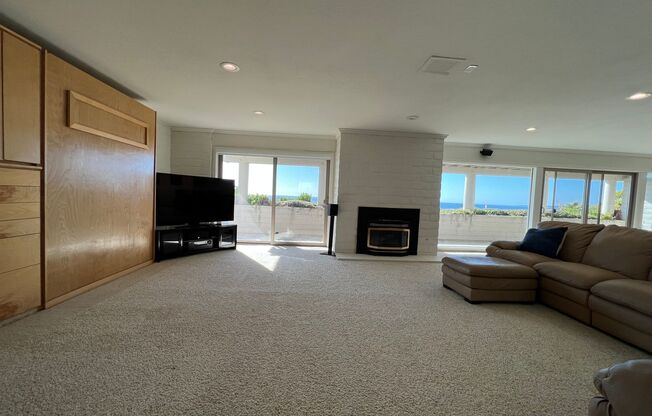 3 beds, 3 baths, 3,104 sqft, $9,995, Unit 1034 Via Malibu