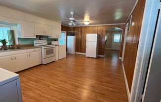 3 beds, 1 bath, $1,095