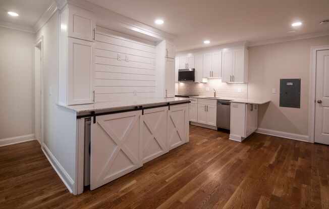 Studio, 1 bath, 380 sqft, $1,995, Unit 212