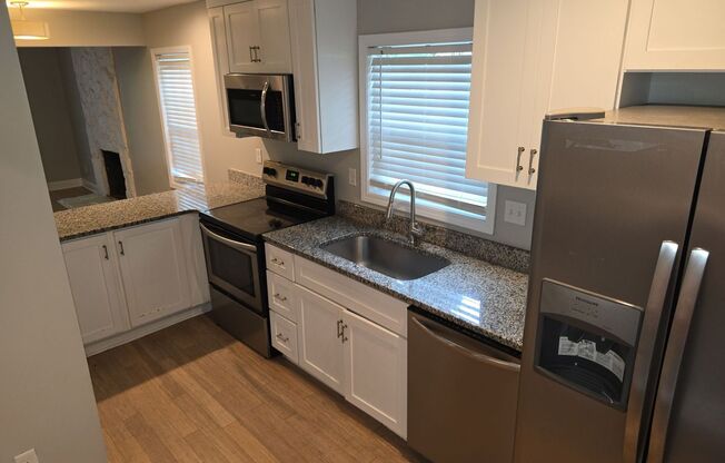 Charming 2-bedroom, 1-bath duplex unit
