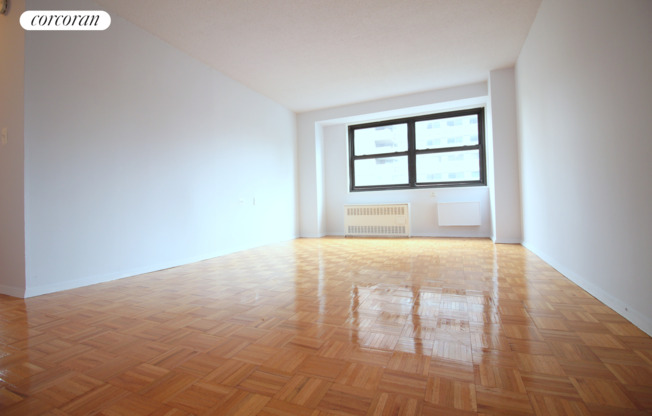 1 bed, 1 bath, $4,200, Unit 25B