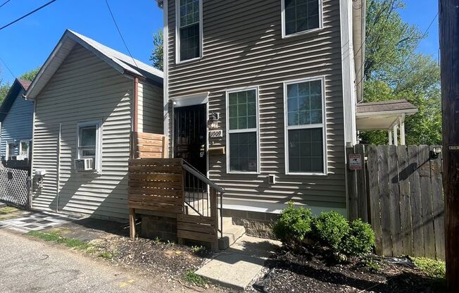 Gorgeous Fully Renovated 4 br/2 bath!