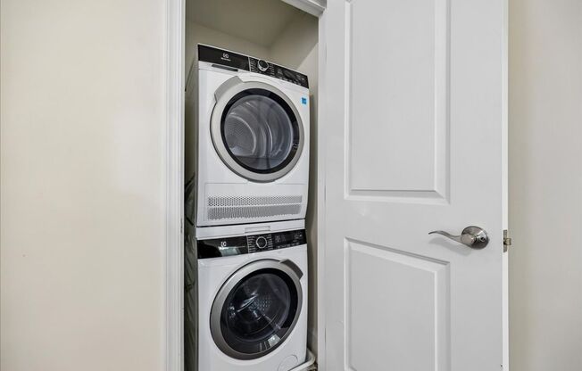 2 beds, 1 bath, $2,833, Unit 1616 16th Street NW Unit 407
