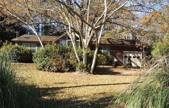 3 Bedroom 2 Bath House off Gordon Rd. with In ground Pool!