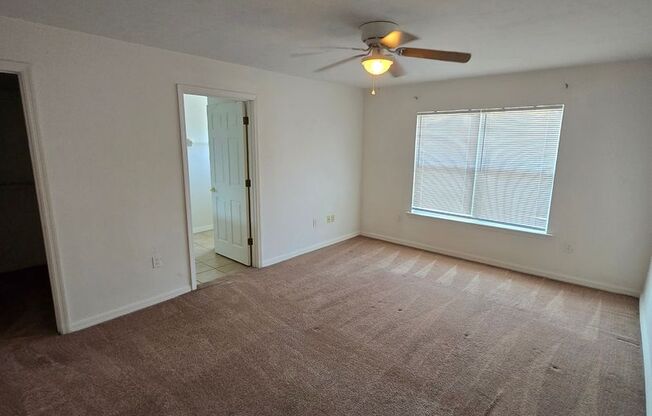 2 beds, 2 baths, $1,560, Unit UNIT 2