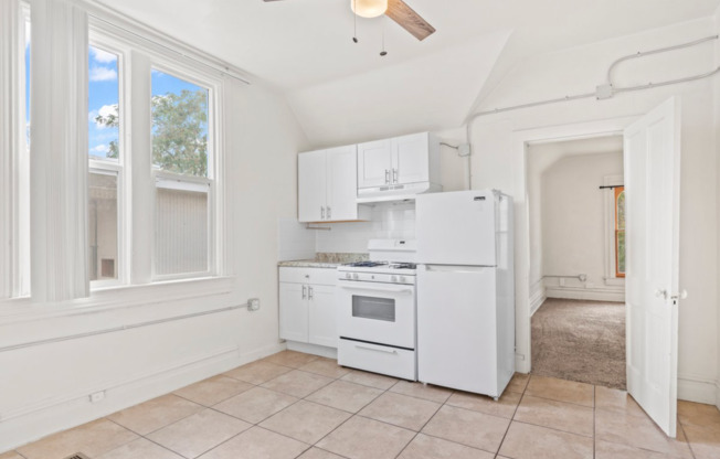 1 bed, 1 bath, $899, Unit D-4