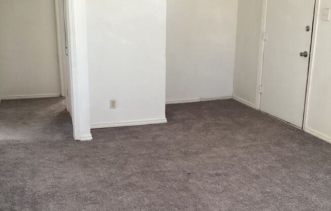Newly Renovated 2Bedroom! Located in Portales!!