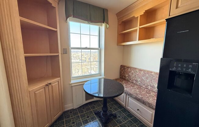 3 beds, 2 baths, 1,952 sqft, $3,200, Unit Royal York 916