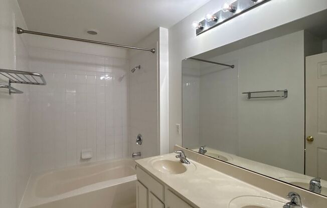2 beds, 2 baths, $1,900