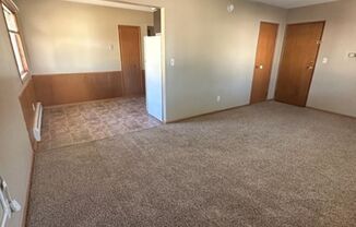 2 beds, 1 bath, $950, Unit 1914 - 3