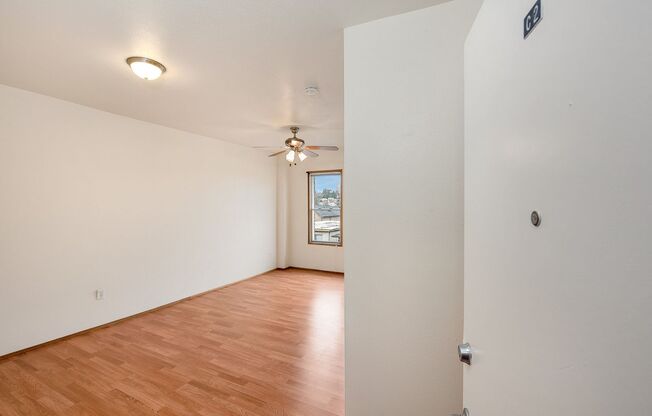 Studio, 1 bath, 400 sqft, $1,225, Unit C02