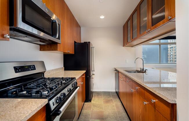 143 E 34 ST