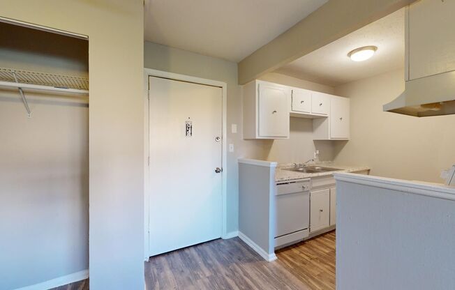 2 beds, 1 bath, 850 sqft, $925, Unit Unit 3