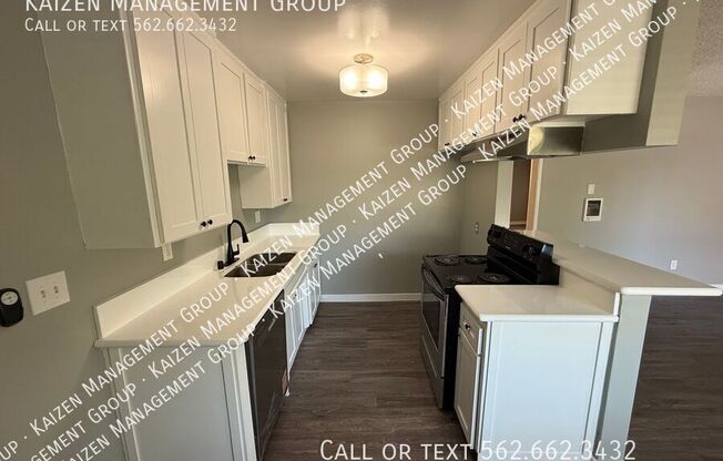 1090 WALNUT AVE