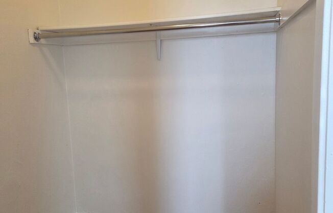 Studio, 1 bath, 280 sqft, $1,250, Unit 707