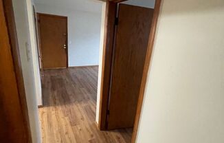 1 bed, 1 bath, 550 sqft, $950, Unit 7