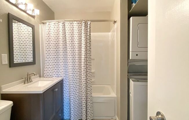 Studio, 1 bath, 435 sqft, $1,145, Unit Unit 4