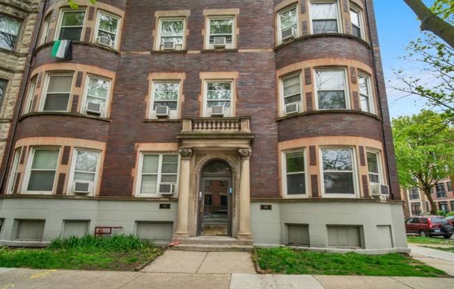 Wrigleyville Apartments