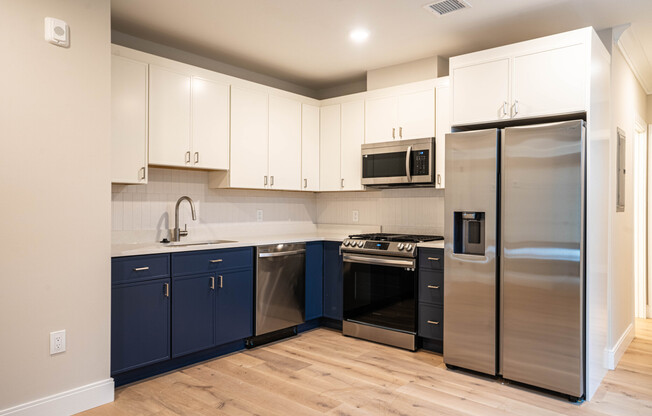 2 beds, 2 baths, 925 sqft, $4,075, Unit 102