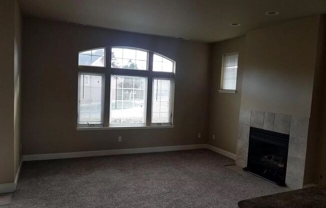 3 beds, 2 baths, 1,250 sqft, $1,895, Unit 138 Rodeo Loop