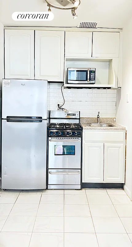 1 bed, 1 bath, $3,500, Unit 3A