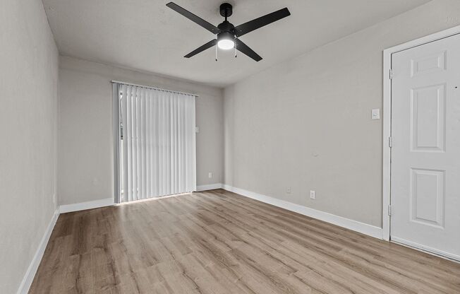 1 bed, 1 bath, 495 sqft, $1,275, Unit 216