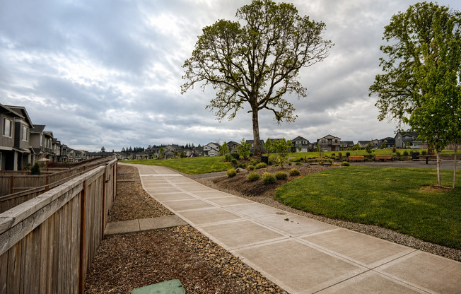 Beautiful Like New Four Creeks Townhouse For Lease - 18426 NE 46th Pl