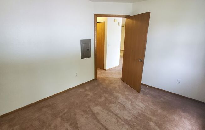 2 beds, 1 bath, 1,050 sqft, $1,259, Unit PL   7606