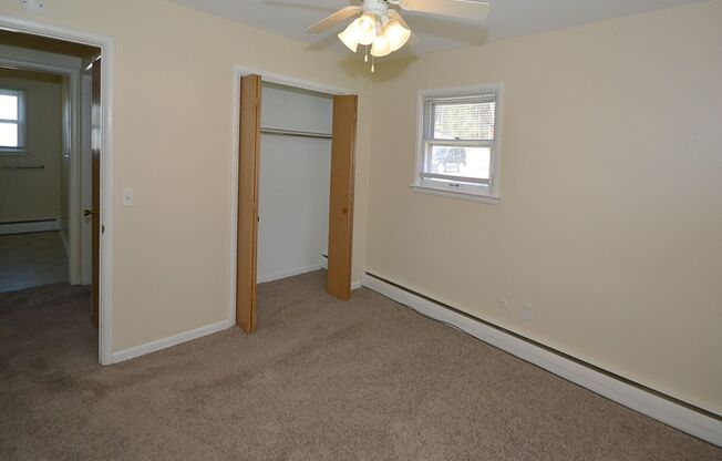 2 beds, 1 bath, $899