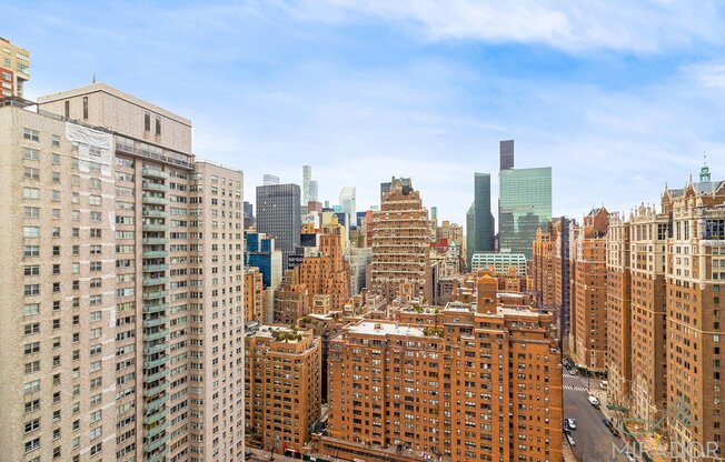 1 bed, 1 bath, $4,600, Unit 31G