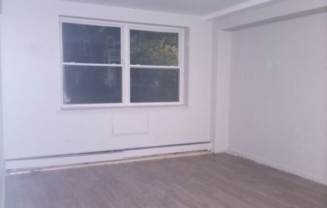 1 bed, 1 bath, 550 sqft, $1,200, Unit 115