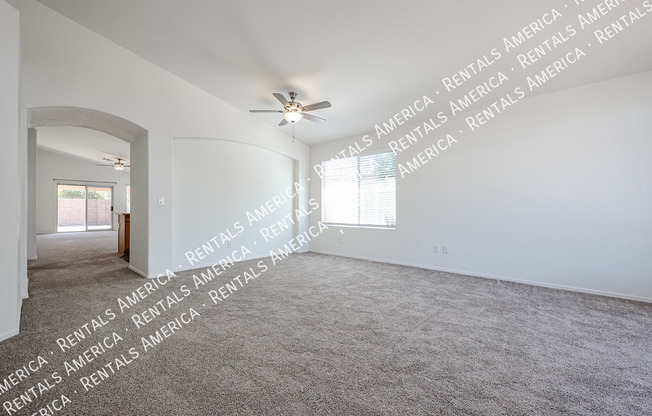127 W GAIL DR