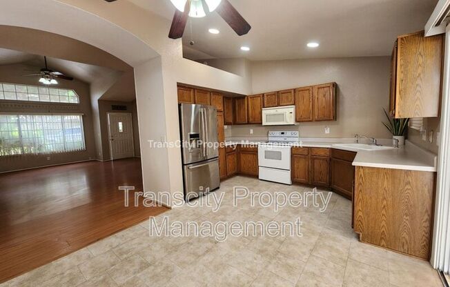 1333 N HIGLEY
