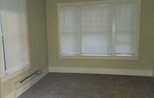 3 beds, 1 bath, $1,750, Unit 1