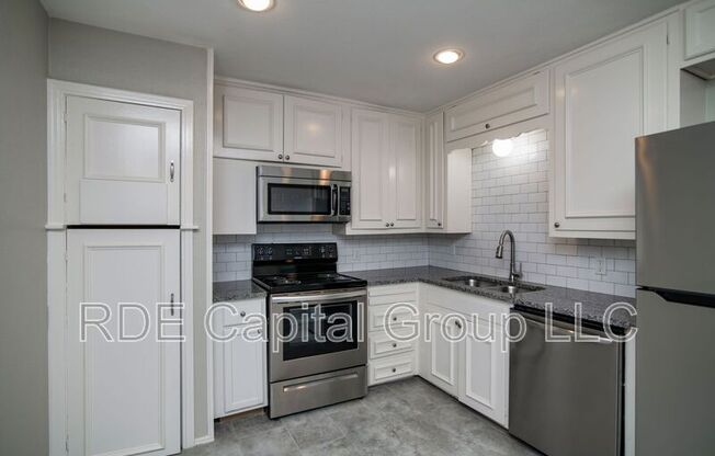 1209 W BOYCE AVE