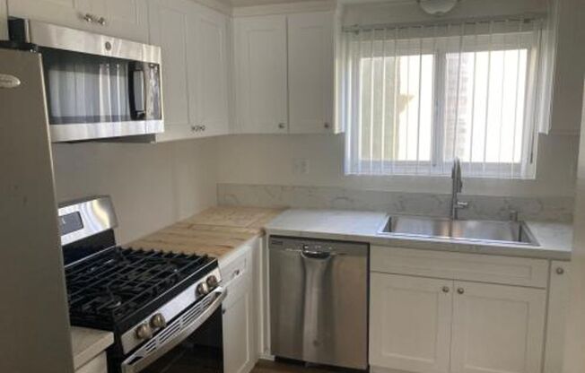 3 beds, 2 baths, $3,950, Unit D