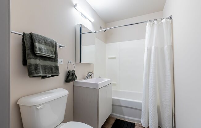 Studio, 1 bath, 325 sqft, $1,628, Unit 500