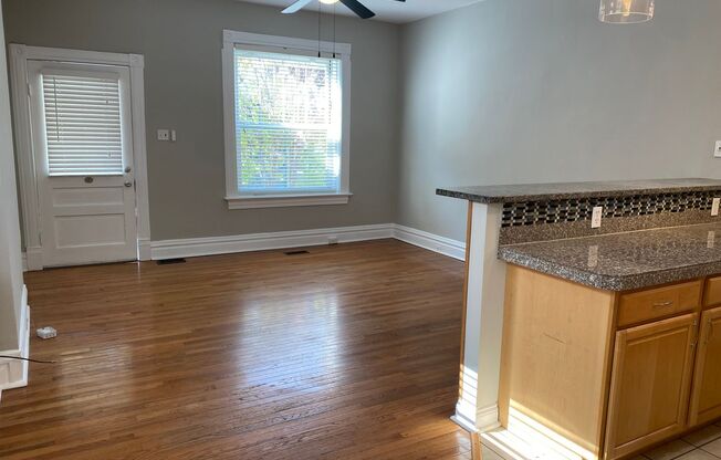 2 beds, 1 bath, $1,600